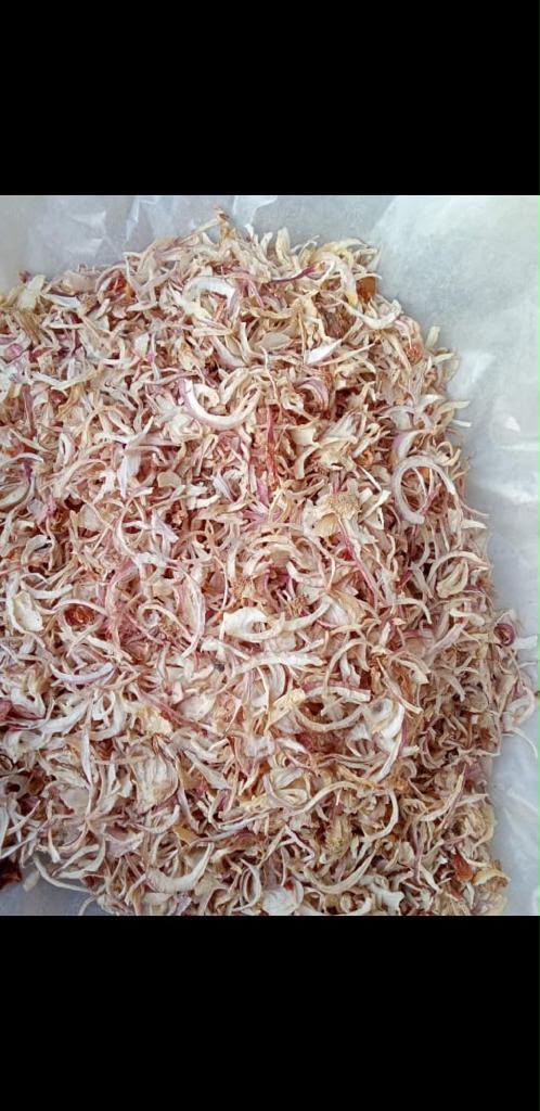 Dehydrated onion flakes in bag
